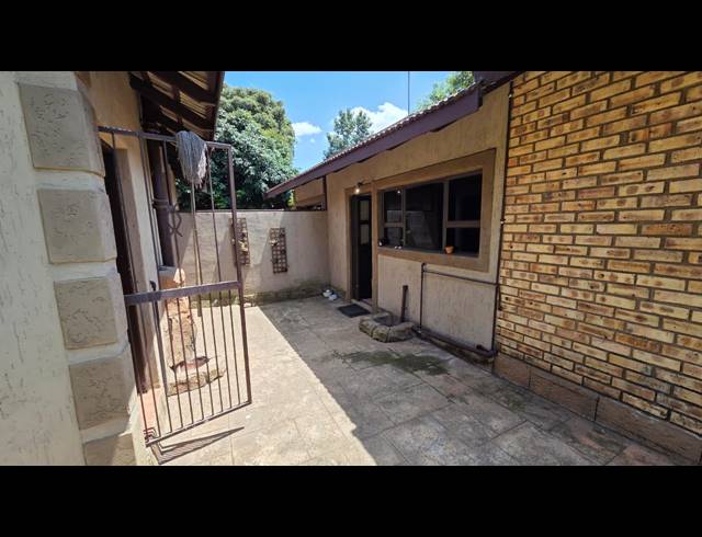 3 BEDROOM FREEHOLD FOR SALE IN PROTEA PARK